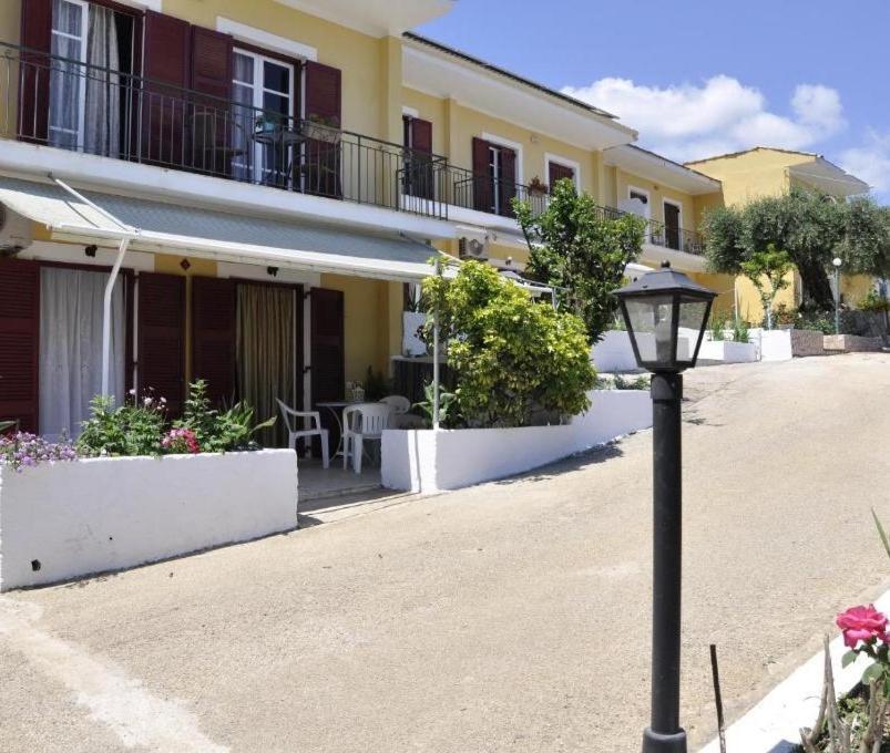 Braziliana Apartments Dassiá Eksteriør bilde